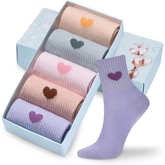 1 Corlap Women's Cotton Crew Socks  Fun Heart Ankle Athletic 5 Pairs Gift Box - Picture 1 of 8
